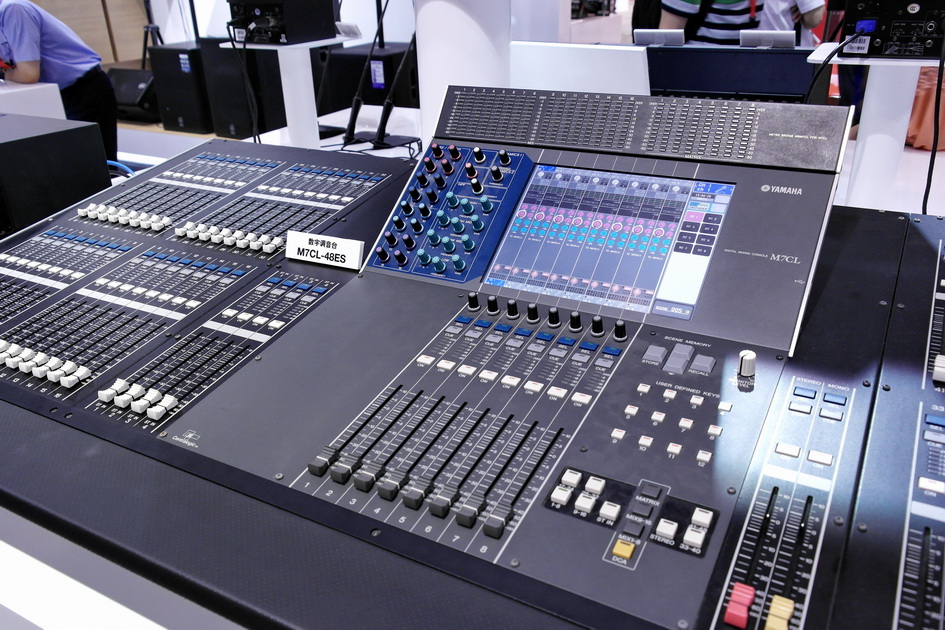 永乐国际F66专业音响新产品亮相PALM EXPO 2013展会 